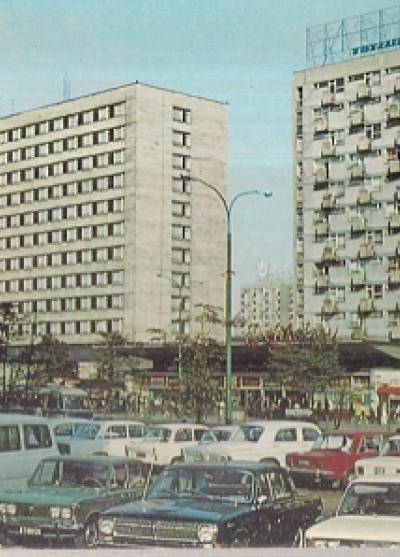 fot. J. Rosikoń - Katowice - fragment ulicy Armii Czerwonej (1980)