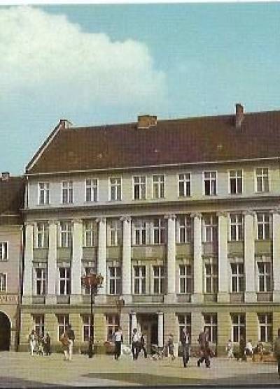 fot. Lewczyński, Sowiński - Gliwice. Rynek Starego miasta - siedziba Miejskiego Ośrodka Kultury (1984)