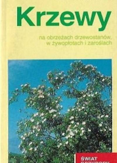 Wolfgang Licht - Krzewy na obrzeżach drzewostanów, w żywopłotach i zaroślach. Przewodnik kieszonkowy